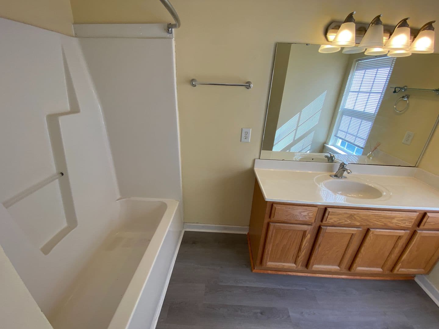 Raleigh House: 5212 #102 Lundy Dr