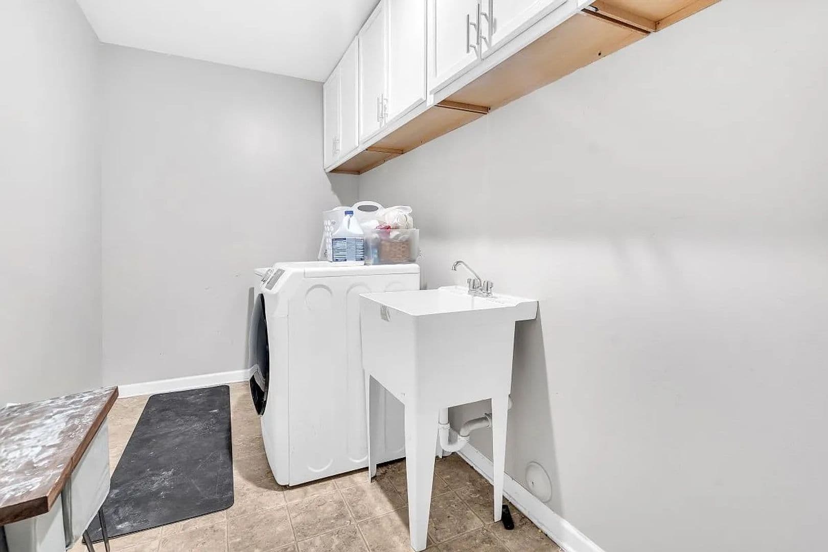 Knightdale House: 5077 Stonewood Pines Dr