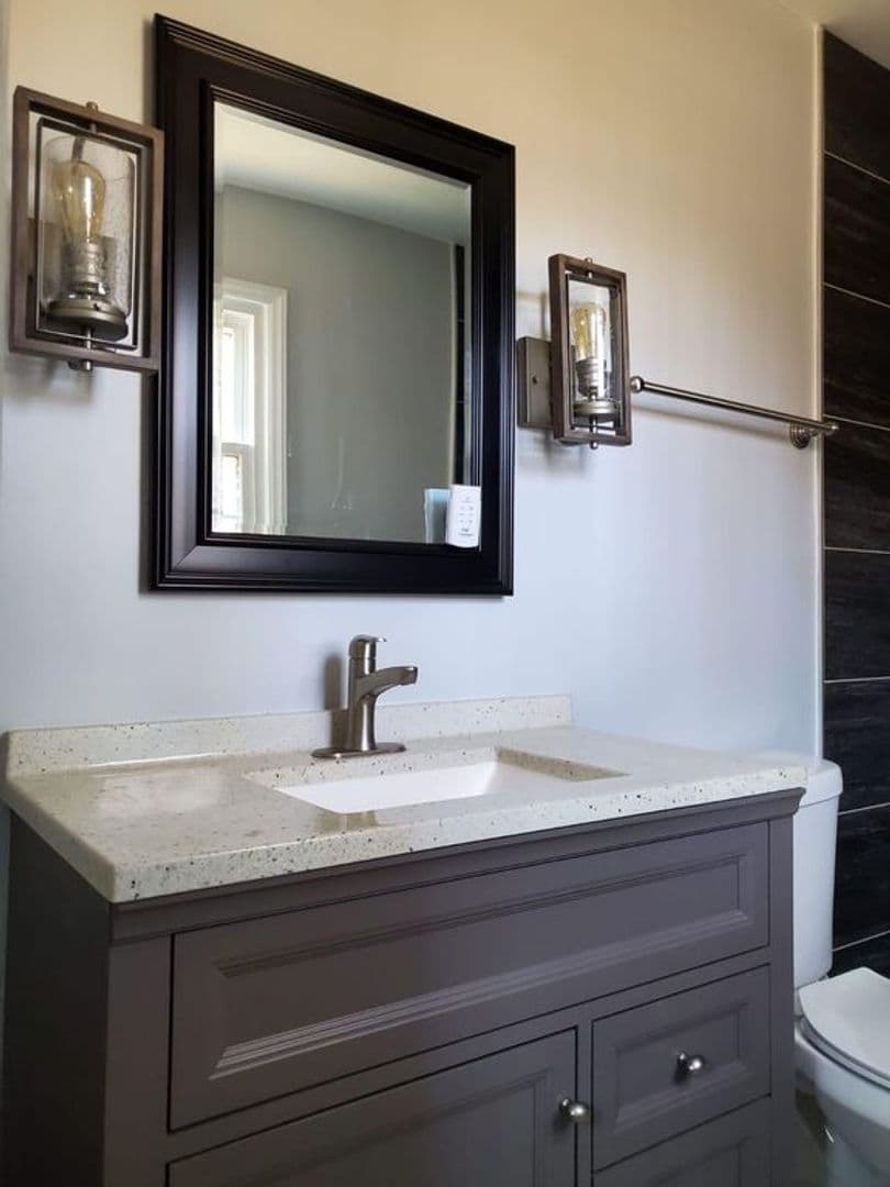Cary House: 820 N Harrison Ave