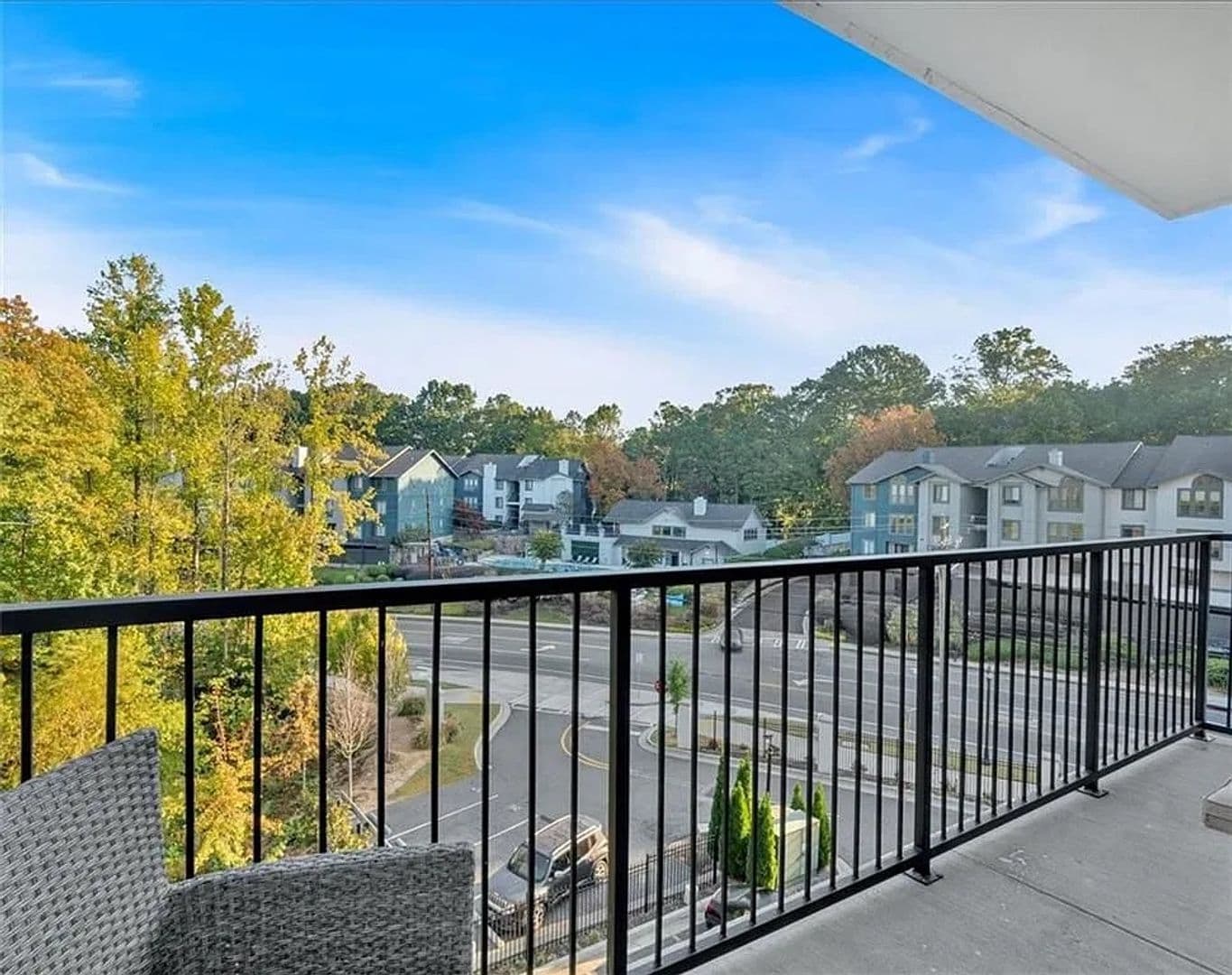 Atlanta House: 6890 Peachtree Dunwoody Rd NE