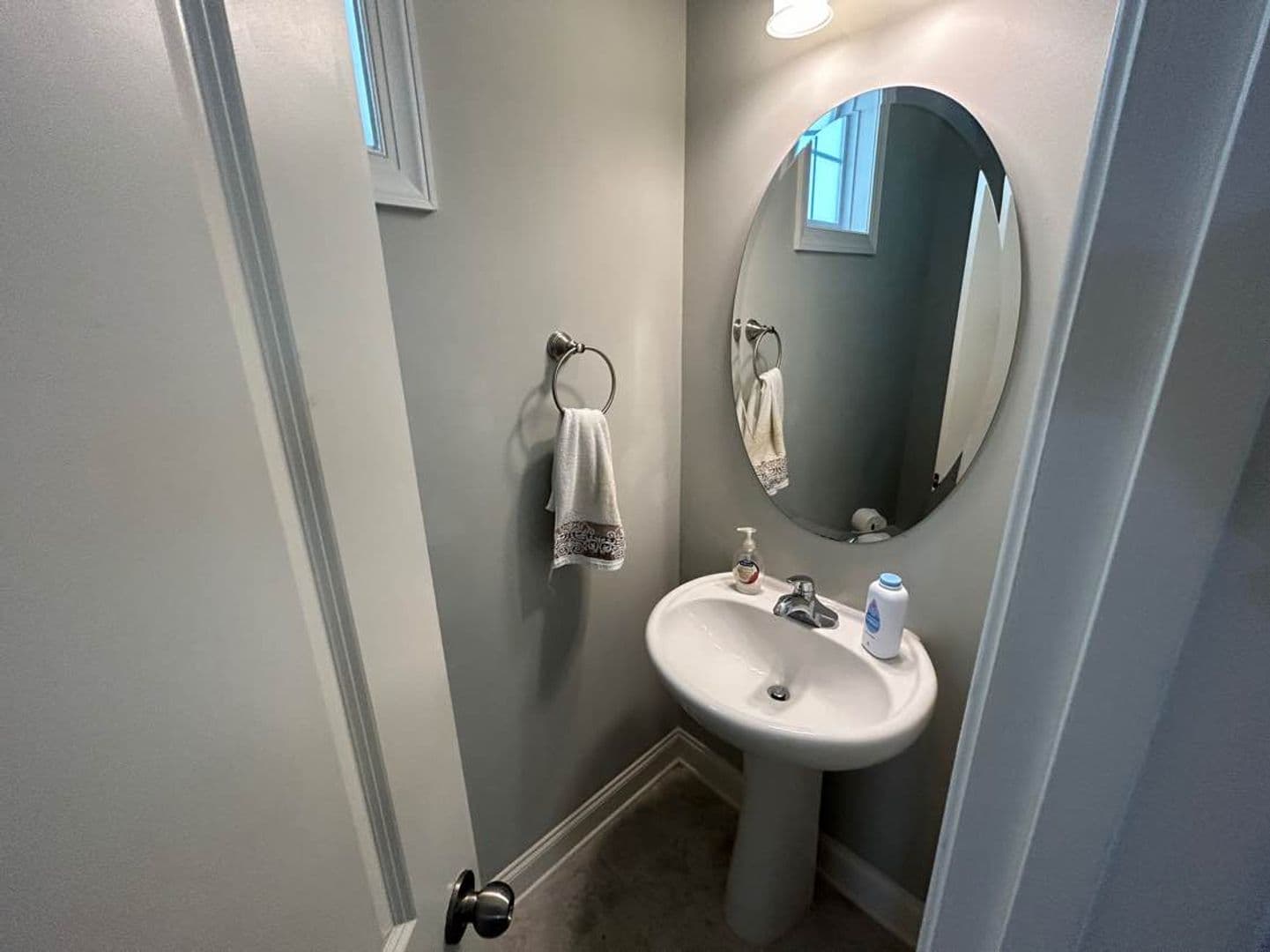 Apex House: 109 Windy Creek Ln