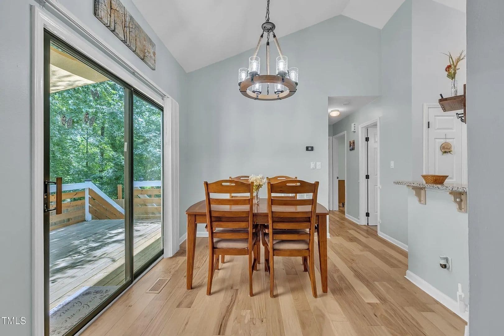 Raleigh House: 105 Tall Rock Ct