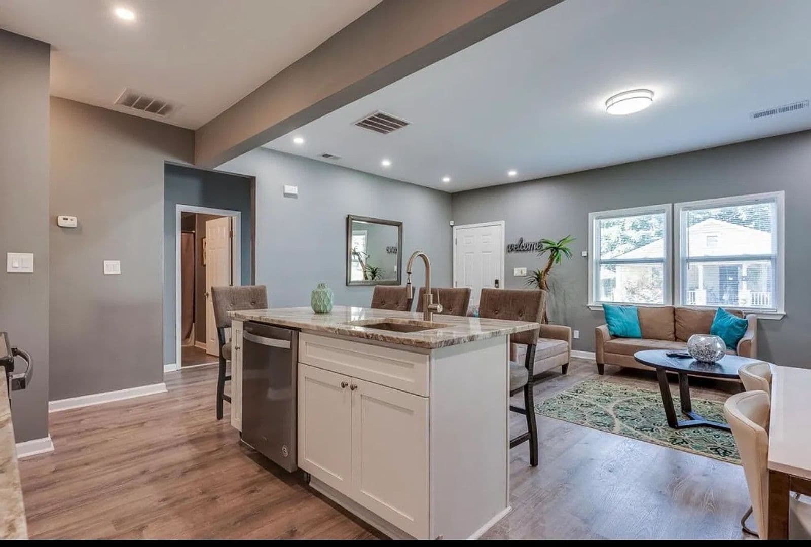 Atlanta House: 867 Spencer St NW