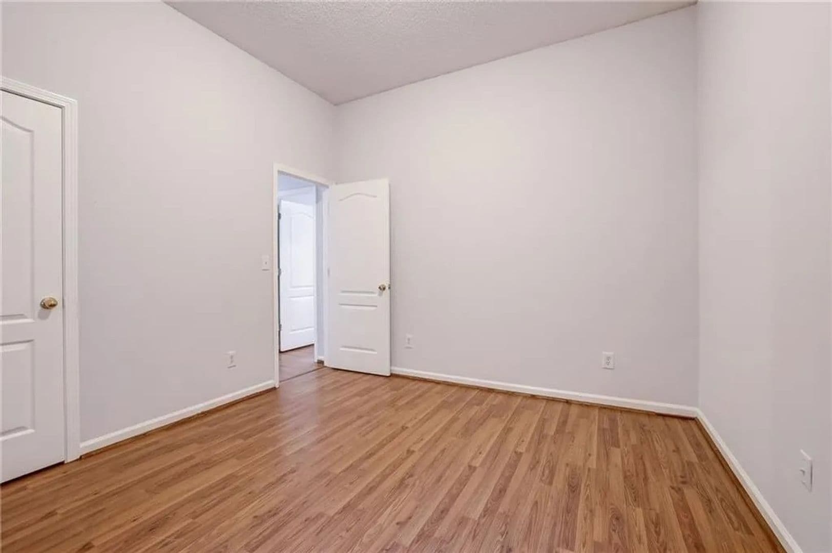Union City House: 3865 Cypress Pointe Dr