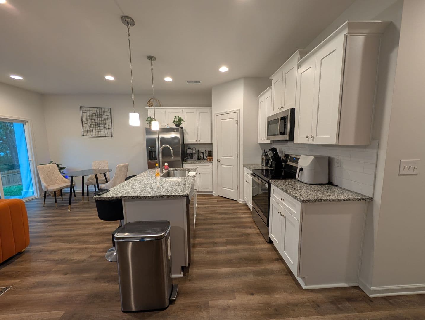 Charlotte House: 6043 Sullins Rd