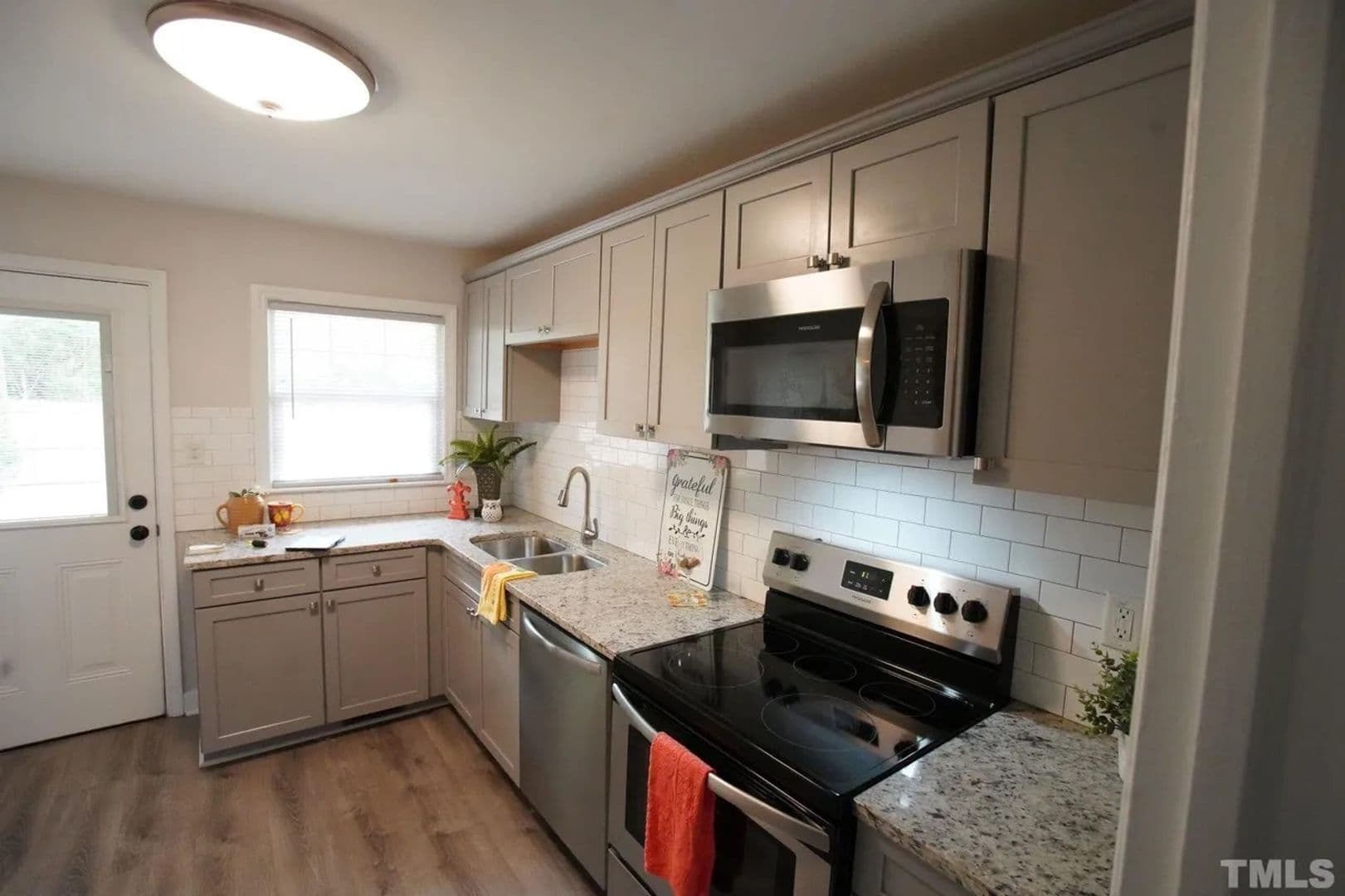 Raleigh House: 1206 Downing Rd