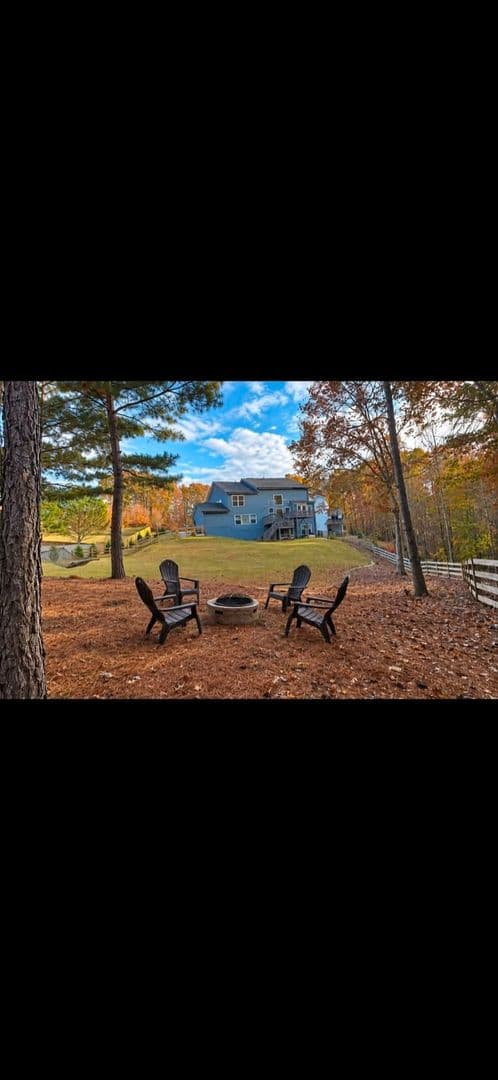 Braselton House: 218 Woodley Ct
