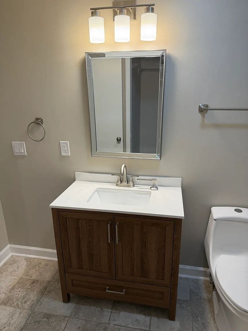Rock Hill House: 503 Lucky Ct