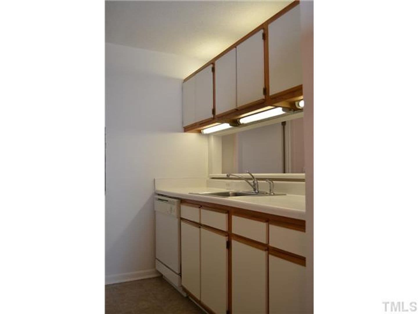 Raleigh House: 1431 Collegiate Cir