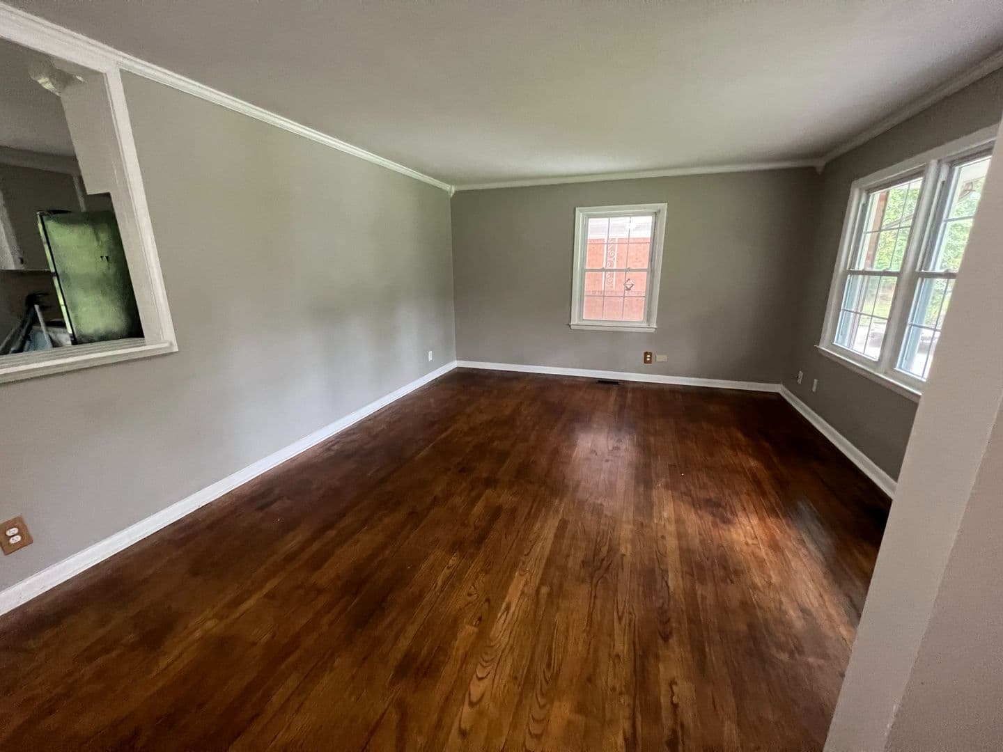 Raleigh House: 1809 Pinedale Dr