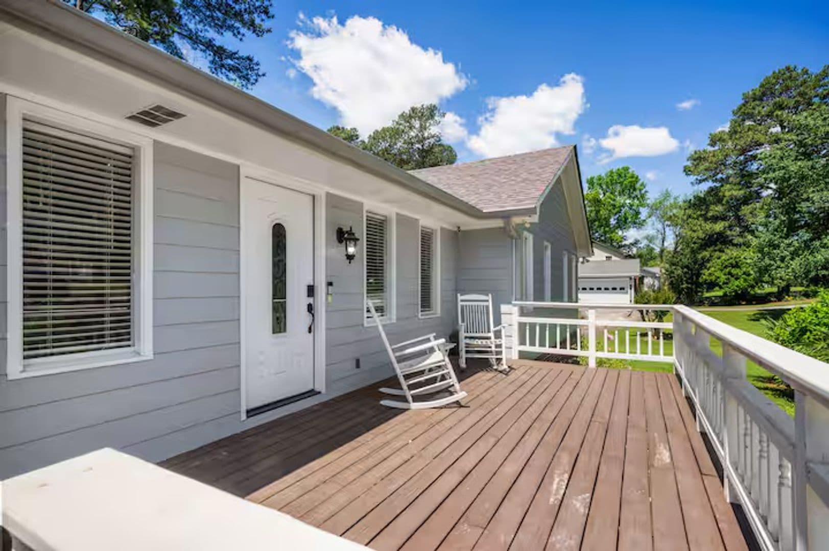 Lilburn House: 493 Greg Dr SW
