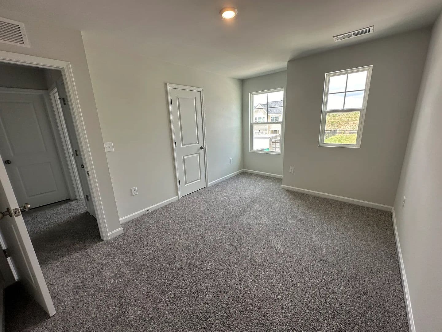 Raleigh House: 5024 Arkrose Dr