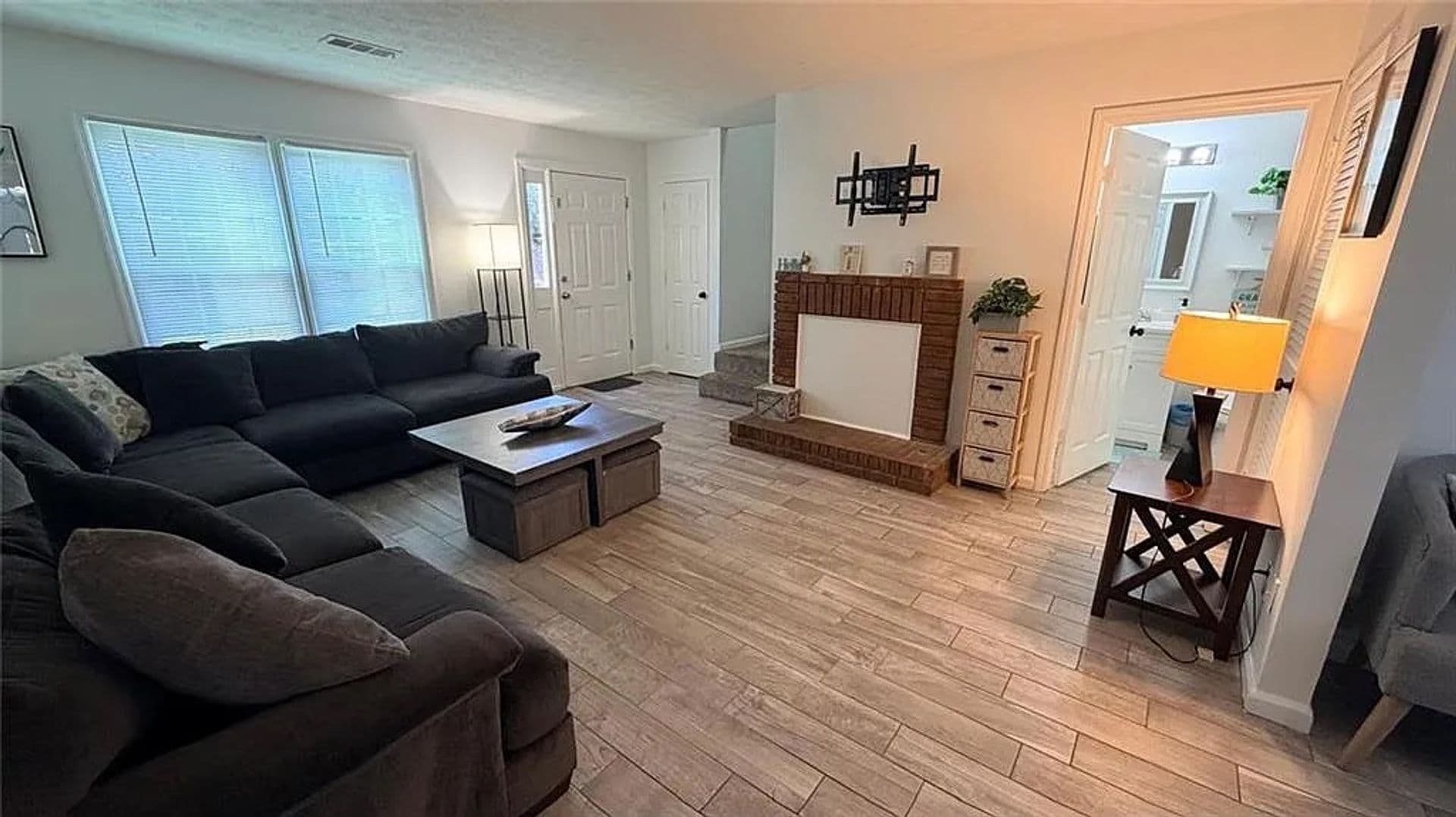 Roswell House: 250 Mill Creek Pl