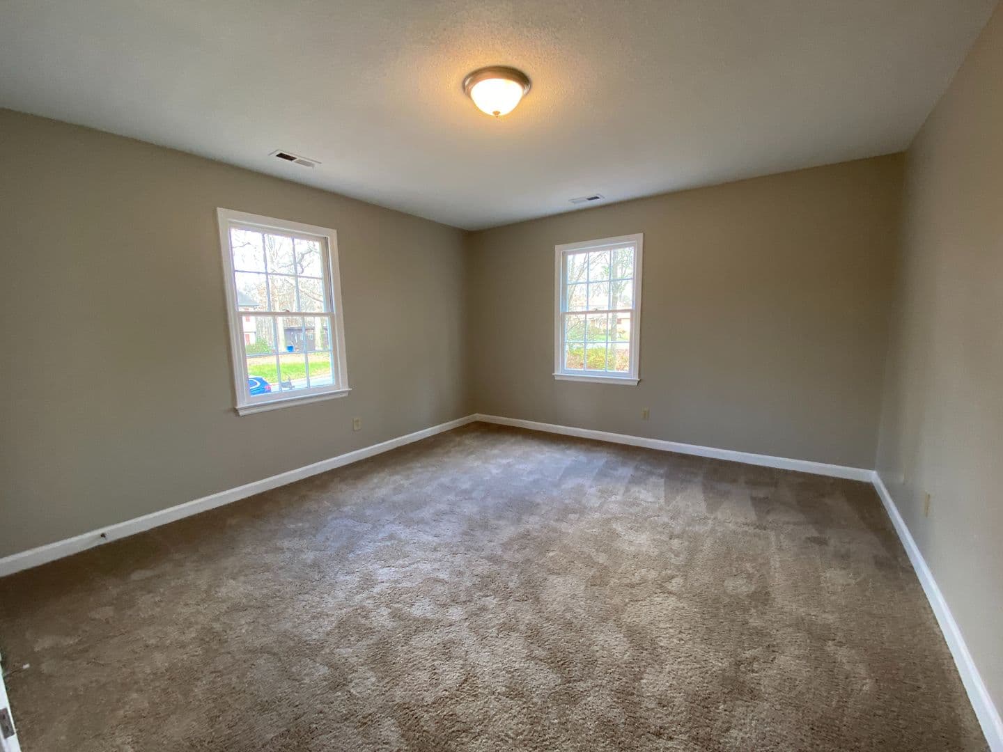 Raleigh House: 216 Woods Ream Dr