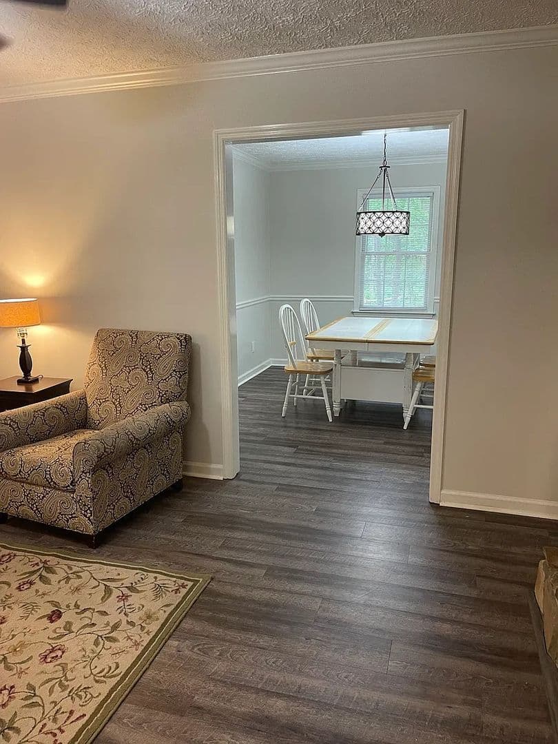 Kennesaw House: 3250 Stoney Acres Dr NW