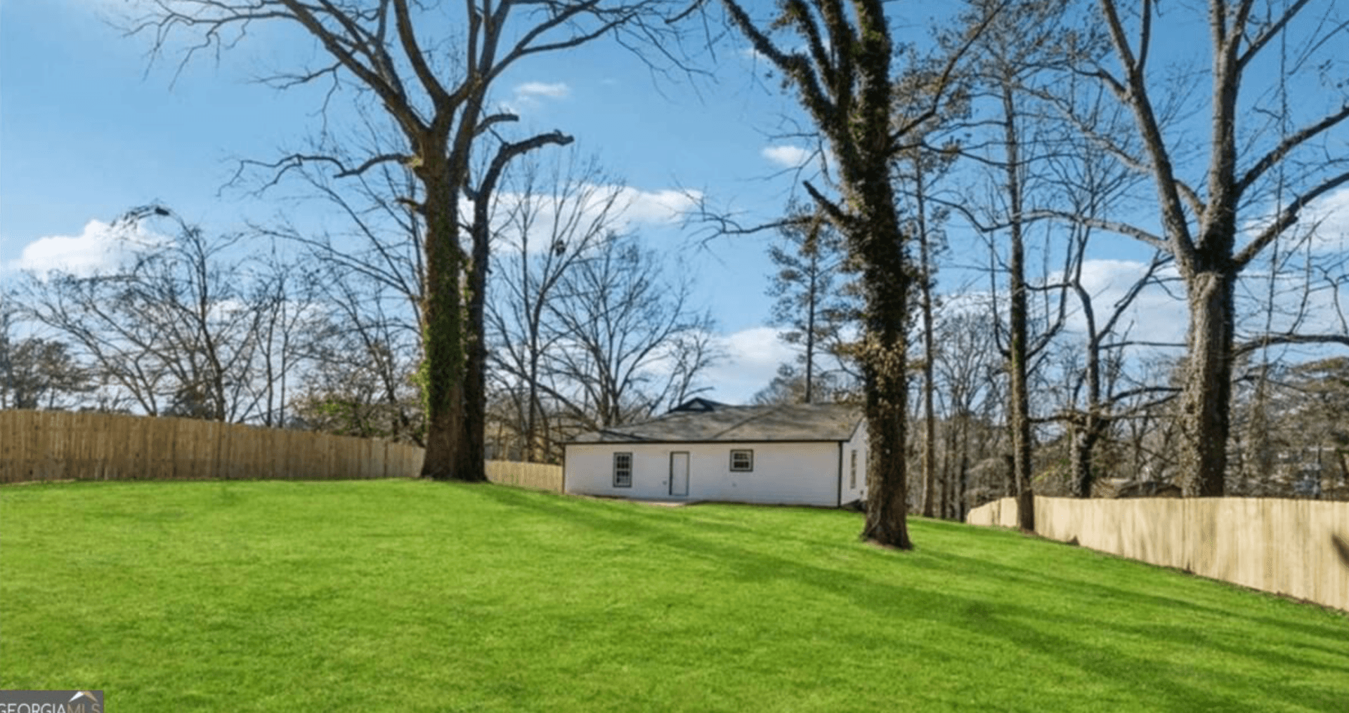 College Park House: 3482 Atlanta St