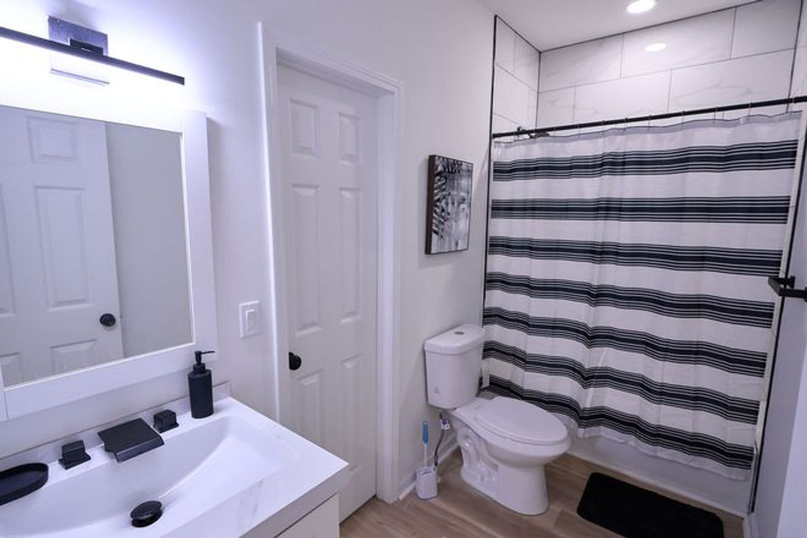 Decatur House: 3179 Alston Dr
