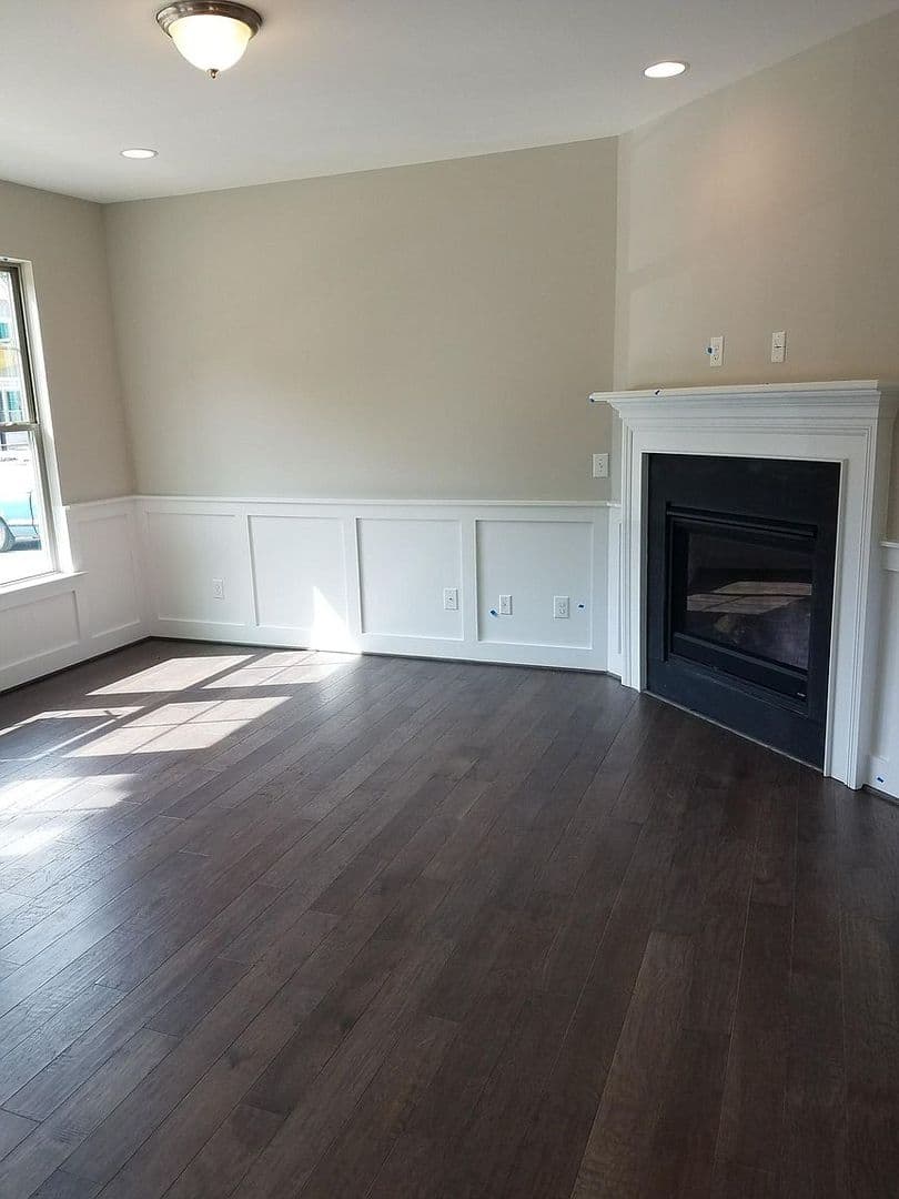 Durham House: 1013 Metropolitan Dr