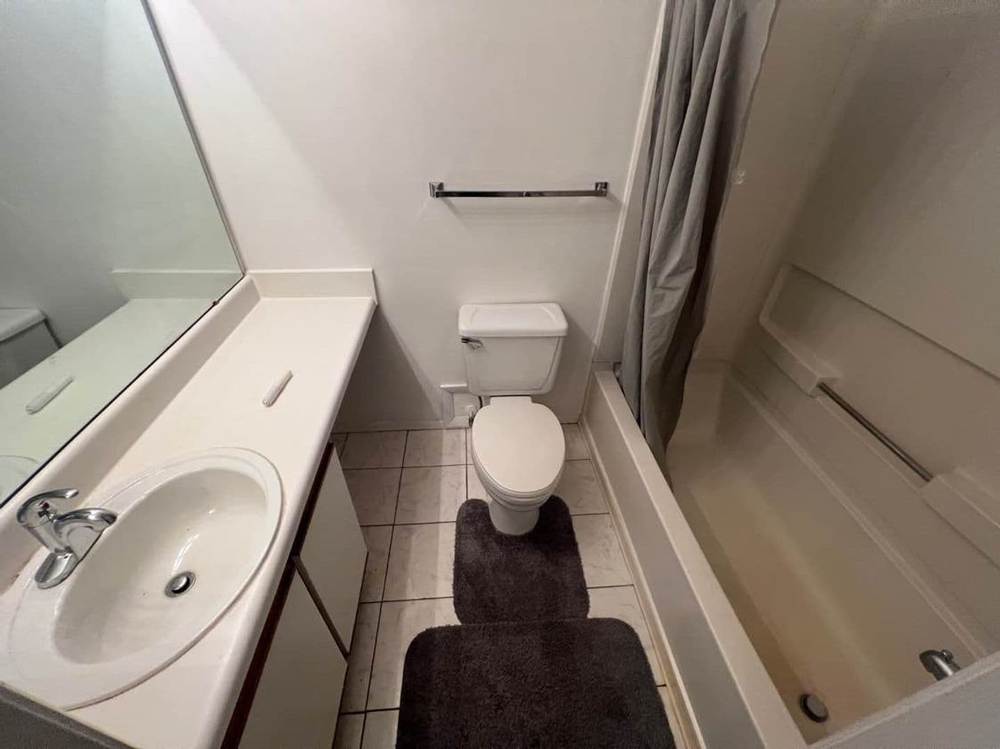 Raleigh House: 1411 Collegiate Cir