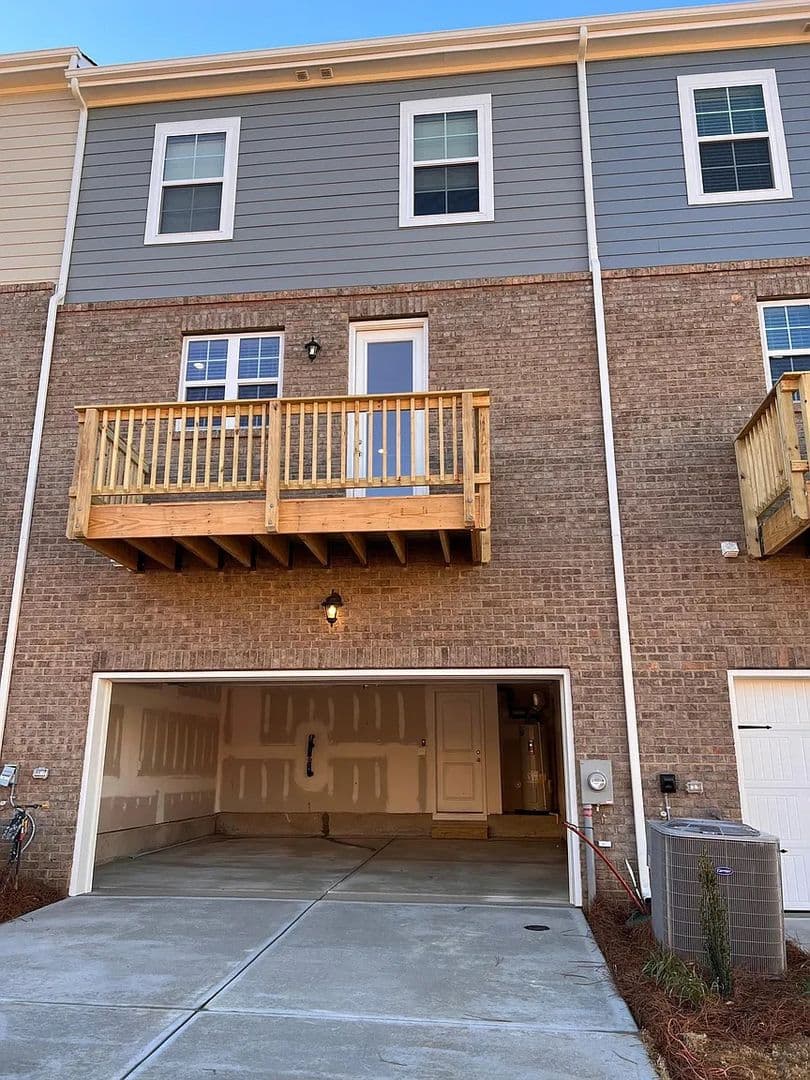 Charlotte House: 11051 Lawyers Rd