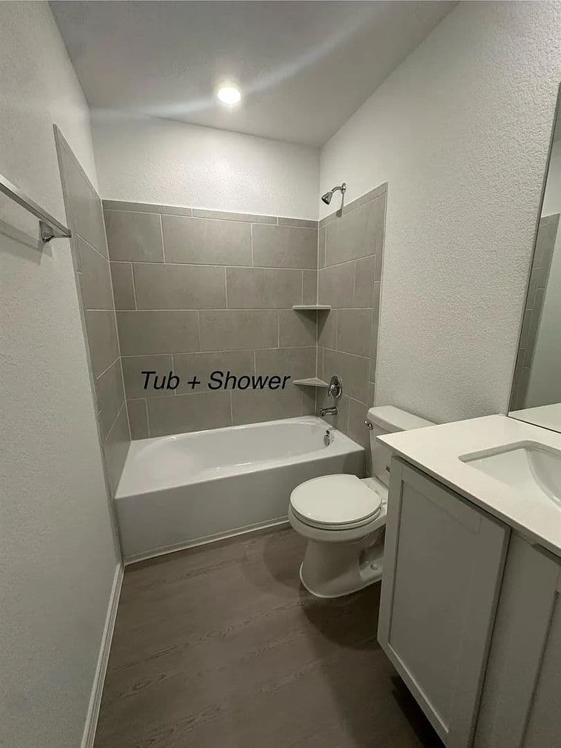 Leander House: 1320 Pickerel St