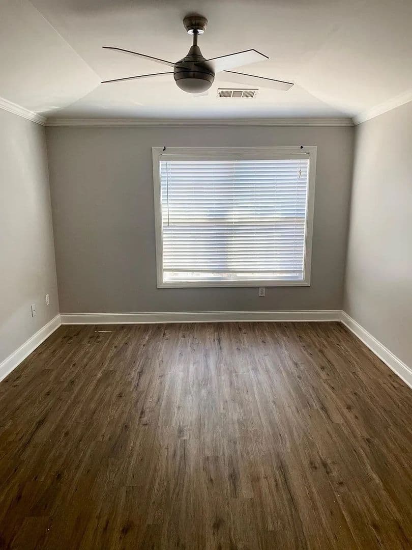East Point House: 9050 Bayrose Cir