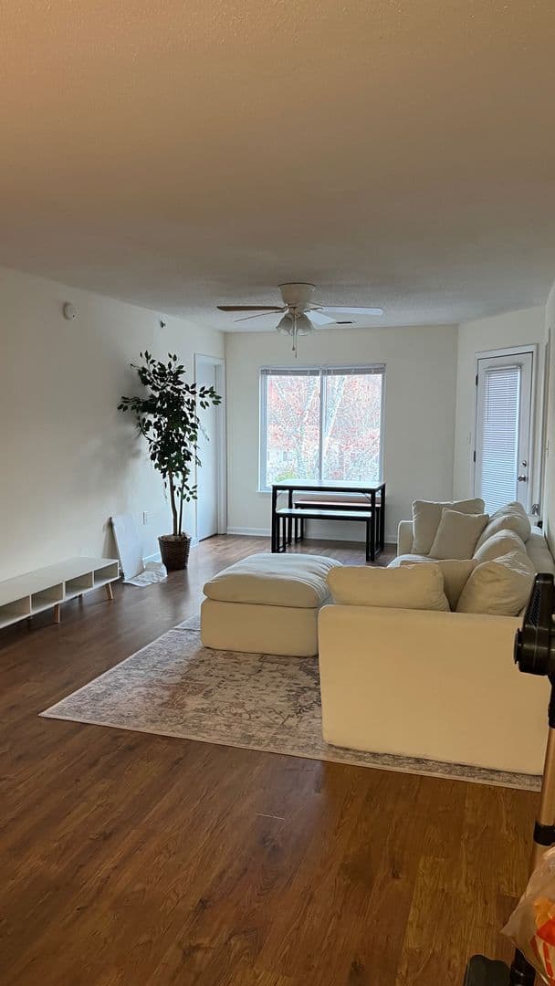 Raleigh House: 1411 Collegiate Cir