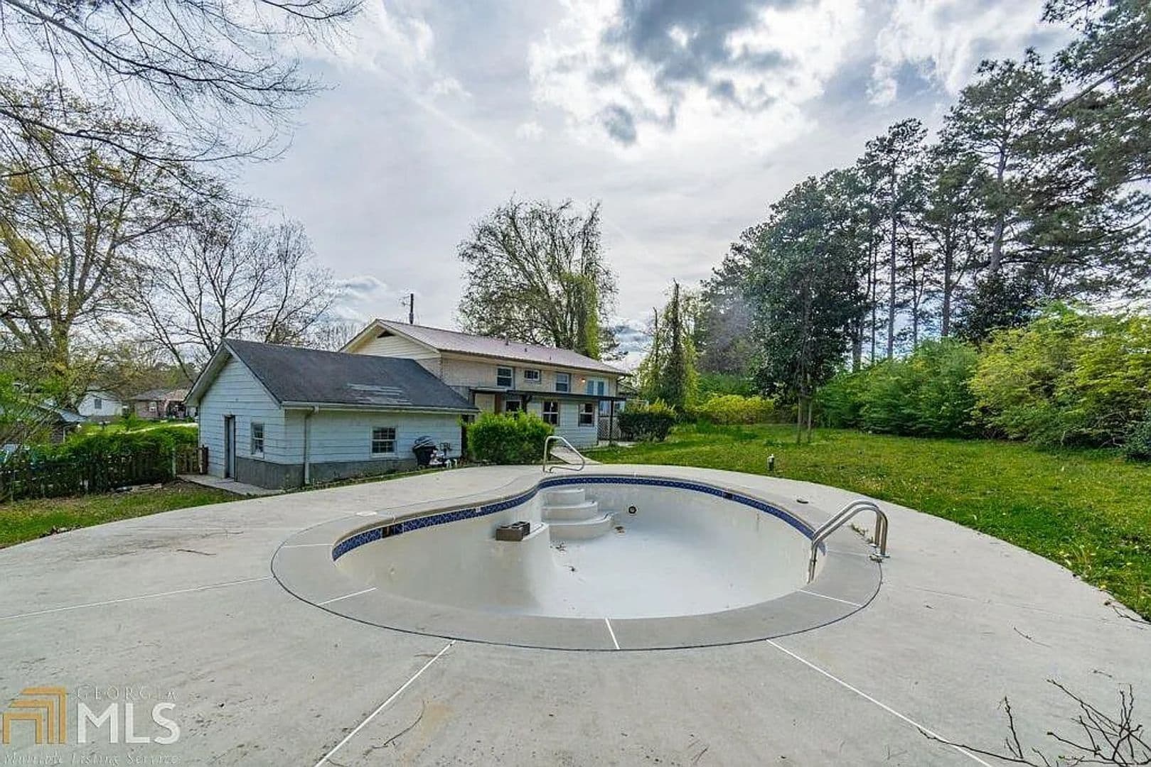 Lawrenceville House: 537 Reba Rd