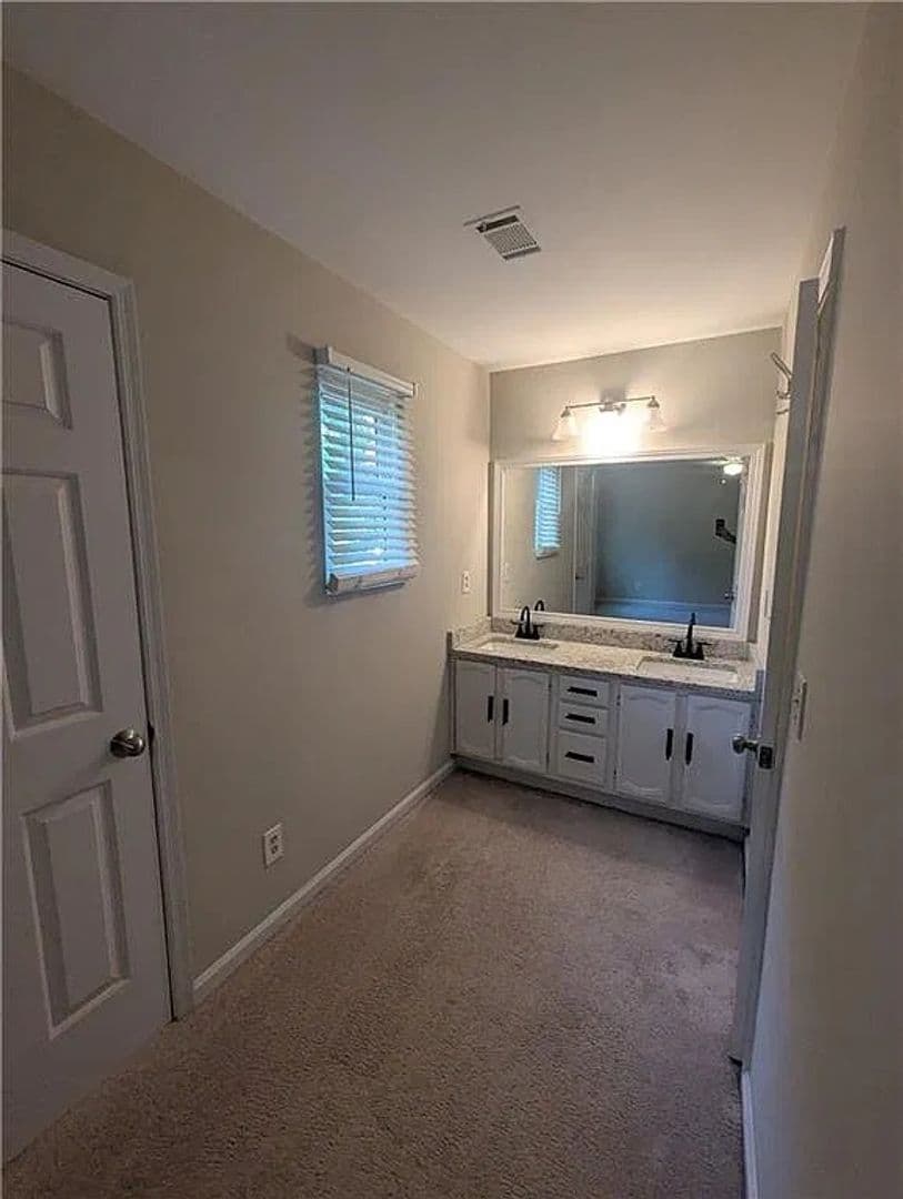 Decatur House: 1611 Creek Pond Cove