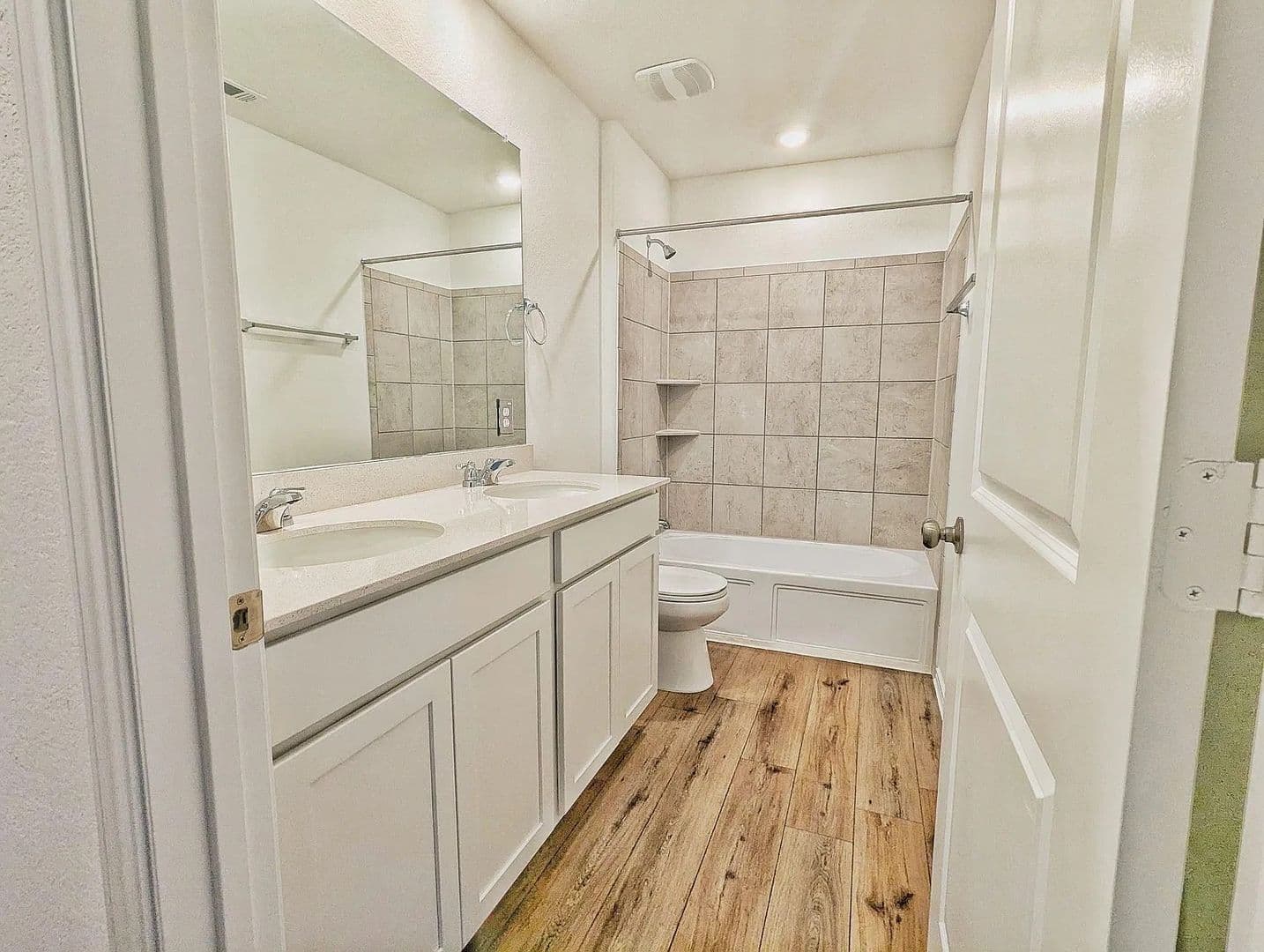 Kyle House: 158 Gresham