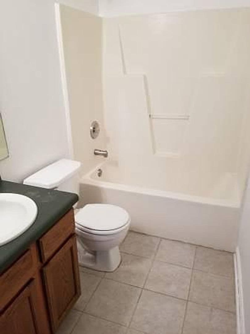 Raleigh House: 7308 Renyard Ct