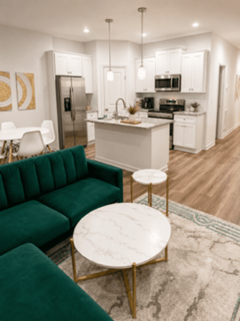 Charlotte House: 8031 Pleasant Grove Rd