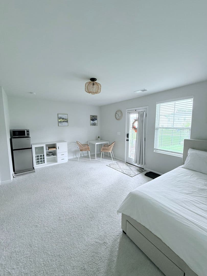 Raleigh House: 2431 Chert Ln