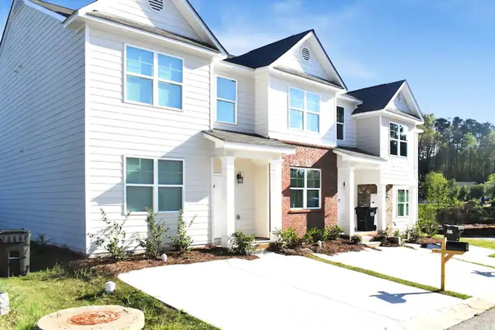 East Point House: 3196 Laurel Ridge Cir