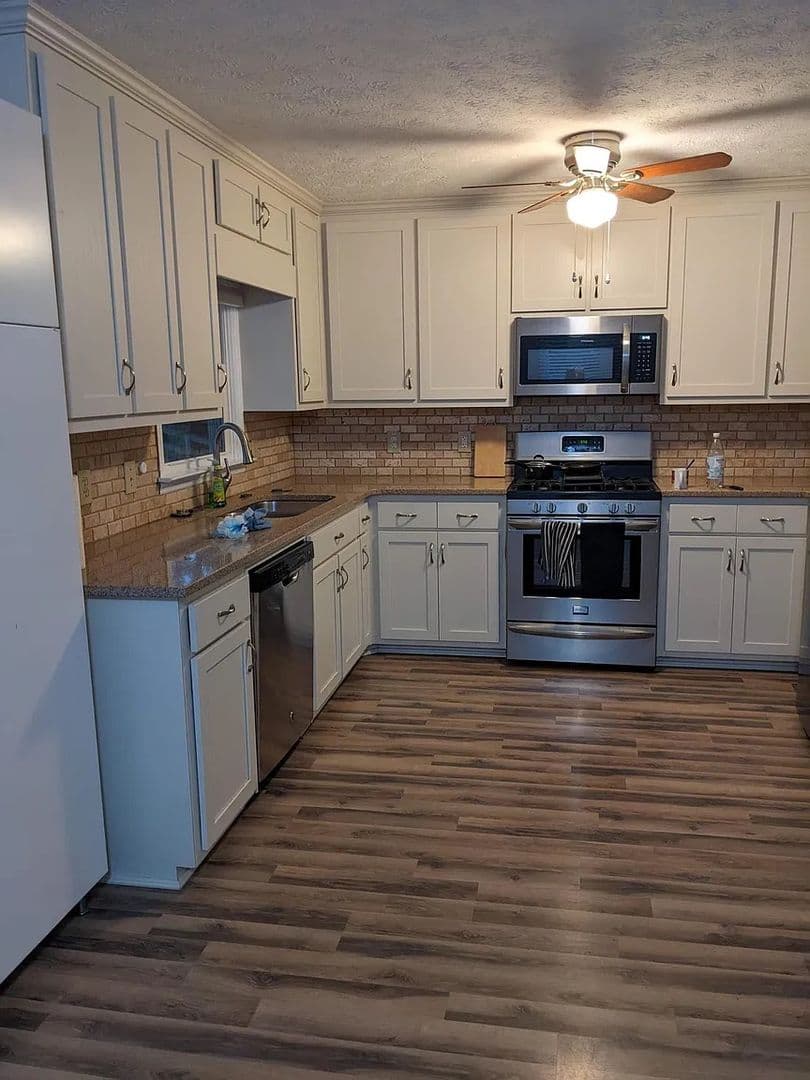 Marietta House: 450 Karl Ct