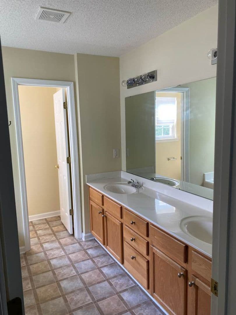 Durham House: 5547 Spindlewood Ct
