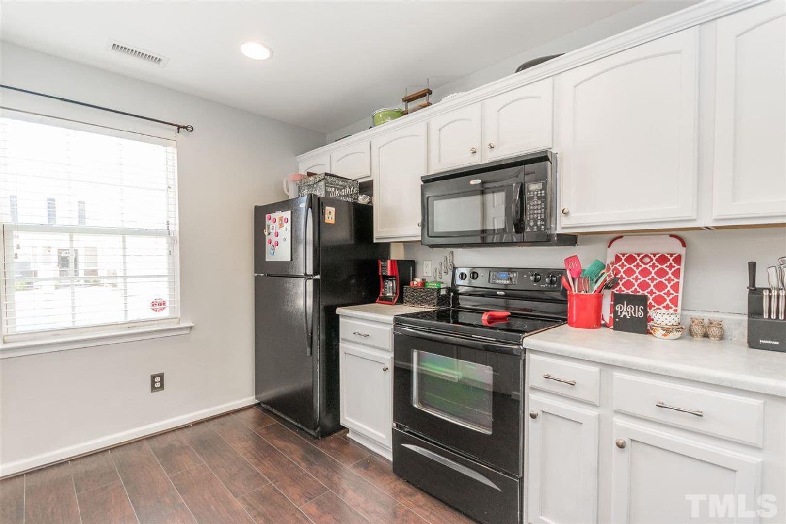 Raleigh House: 5355 Big Bass Dr