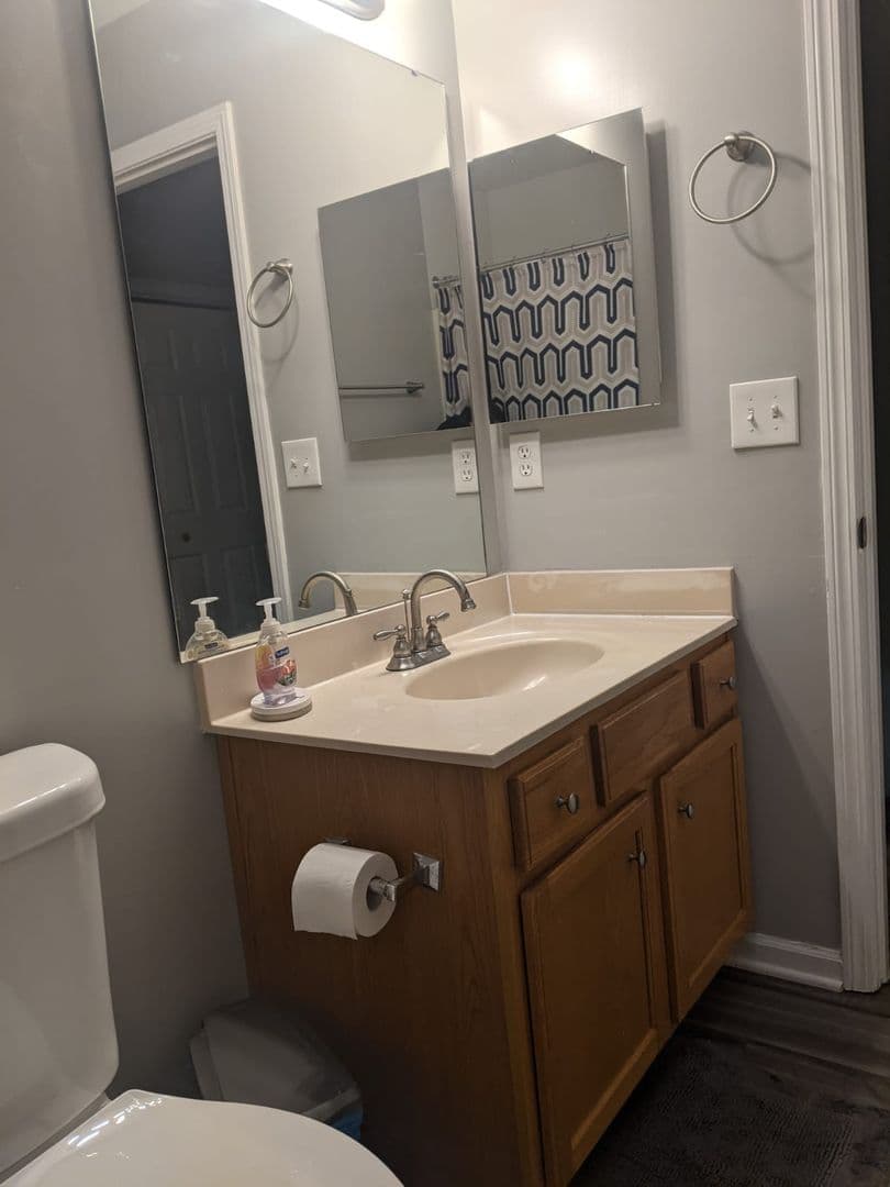 Charlotte House: 6516 Nevin Rd