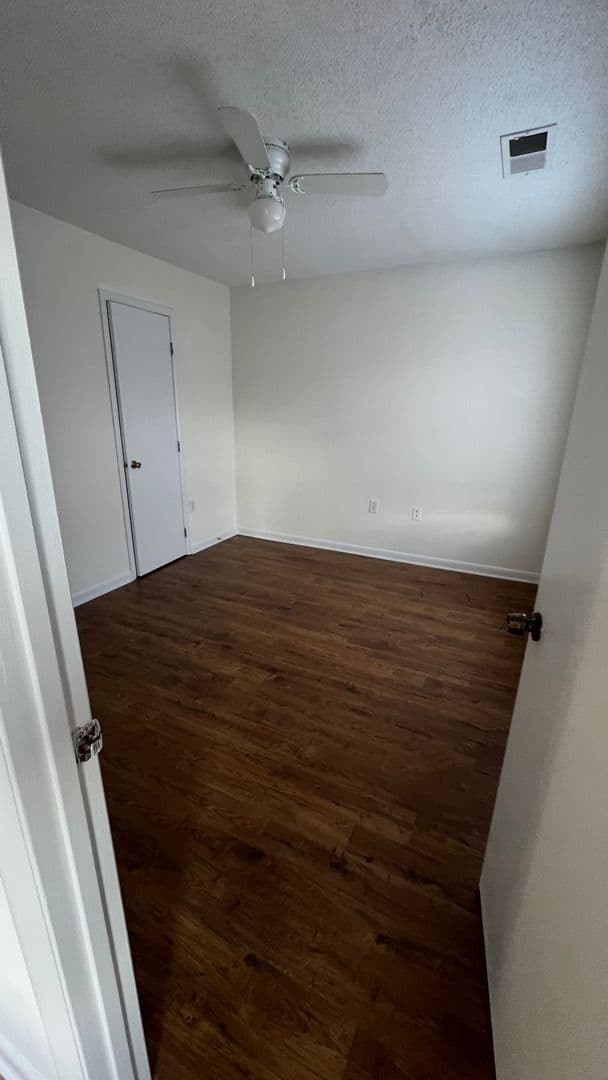 Raleigh House: 1411 Collegiate Cir