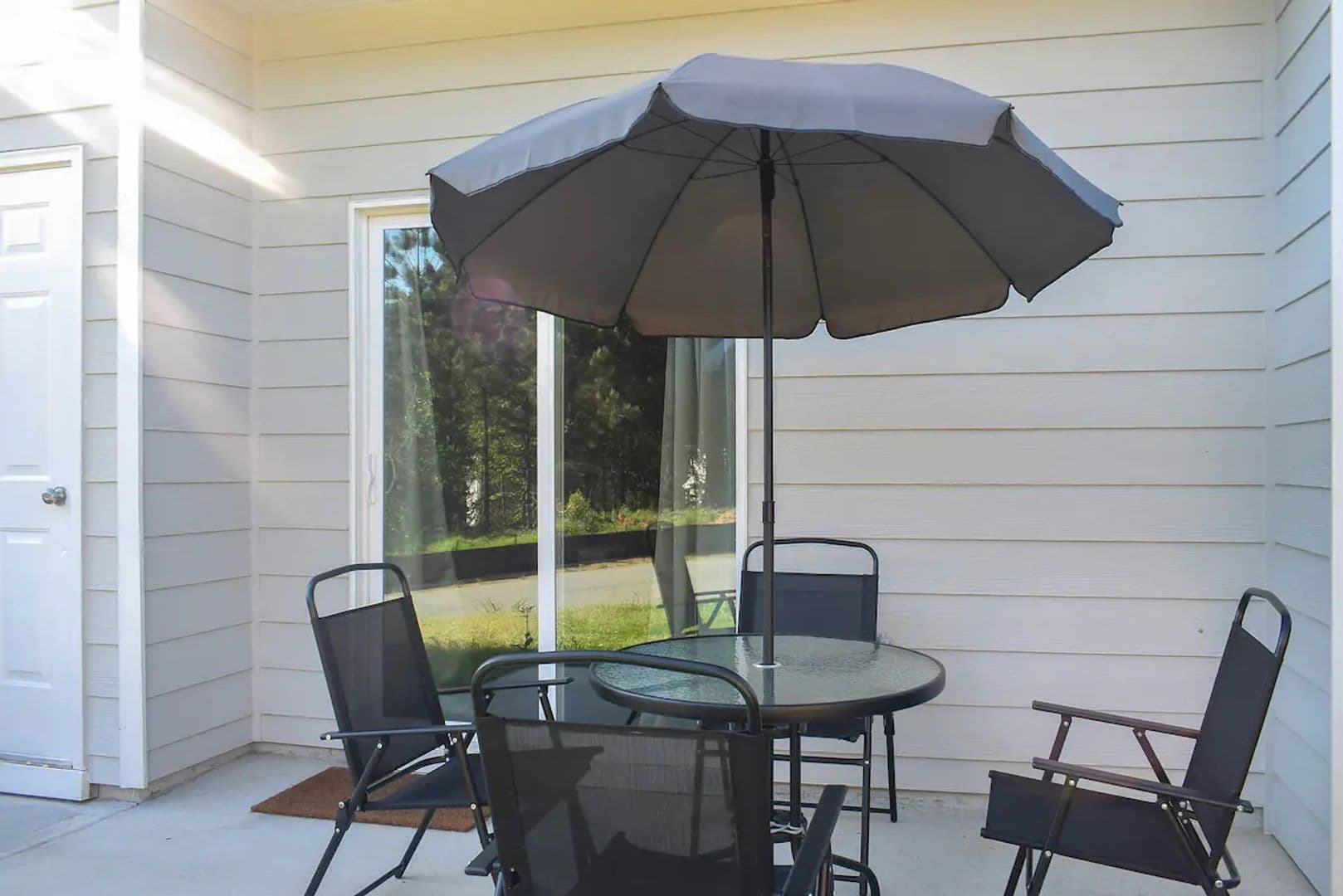 East Point House: 3196 Laurel Ridge Cir
