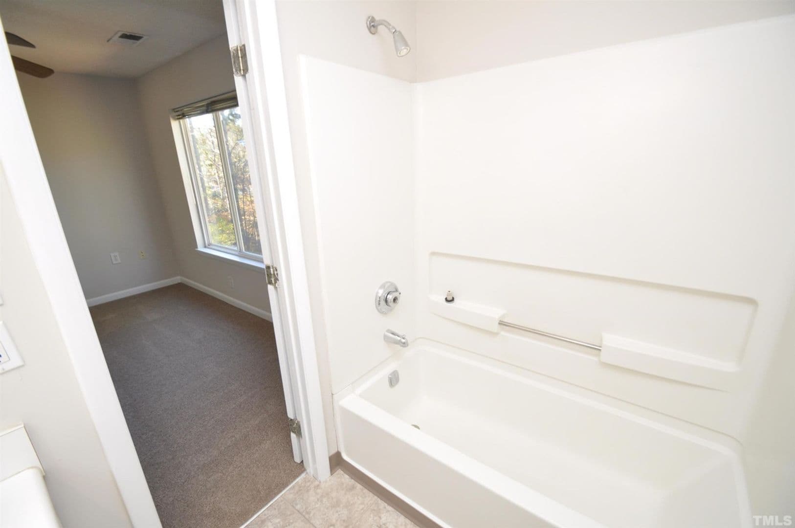 Raleigh House: 1331 #302 Crab Orchard Dr