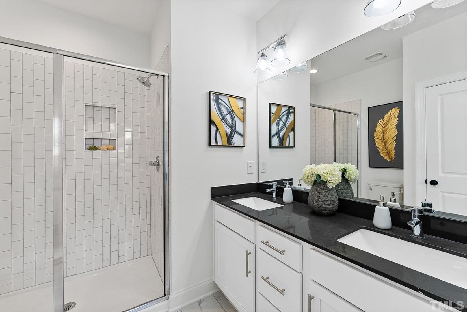 Raleigh House: 8611 Brushfoot Wy