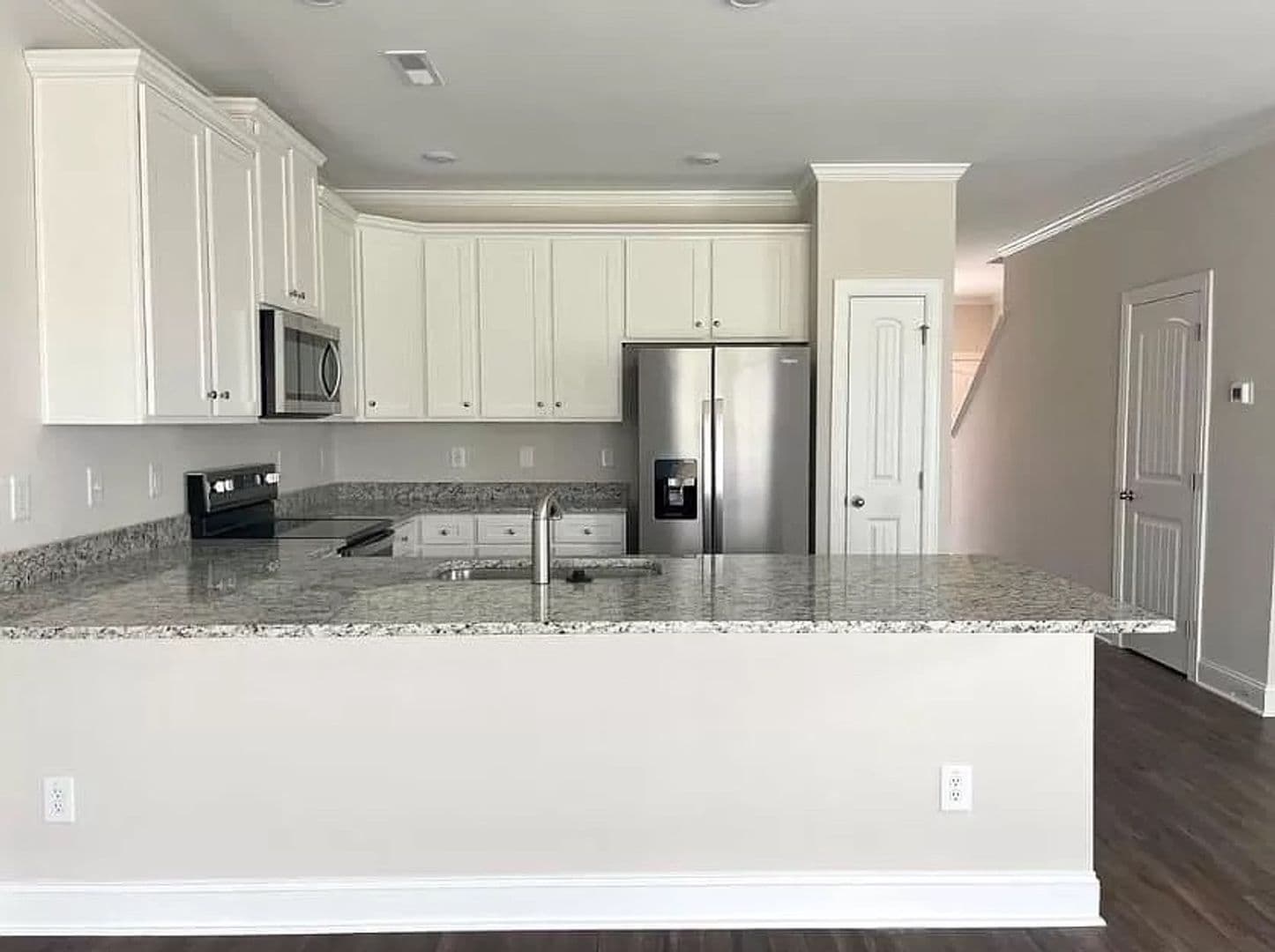 Raleigh House: 6906 Thalweg Dr