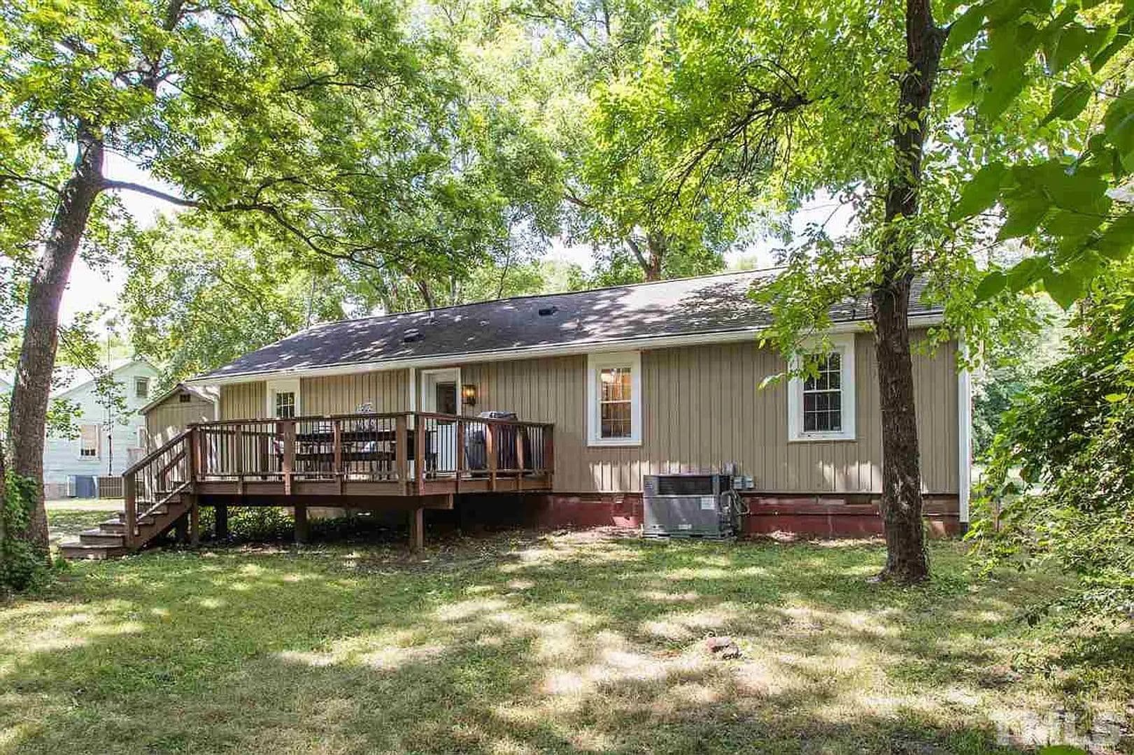 Raleigh House: 2923 Okelly St