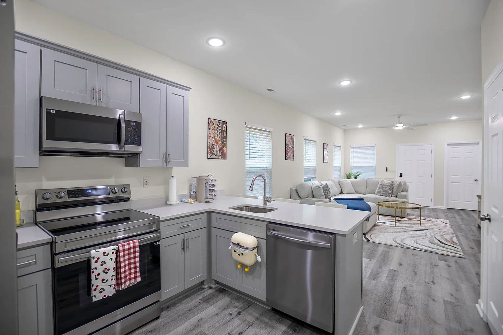 Charlotte House: 13713 William Stowe Dr