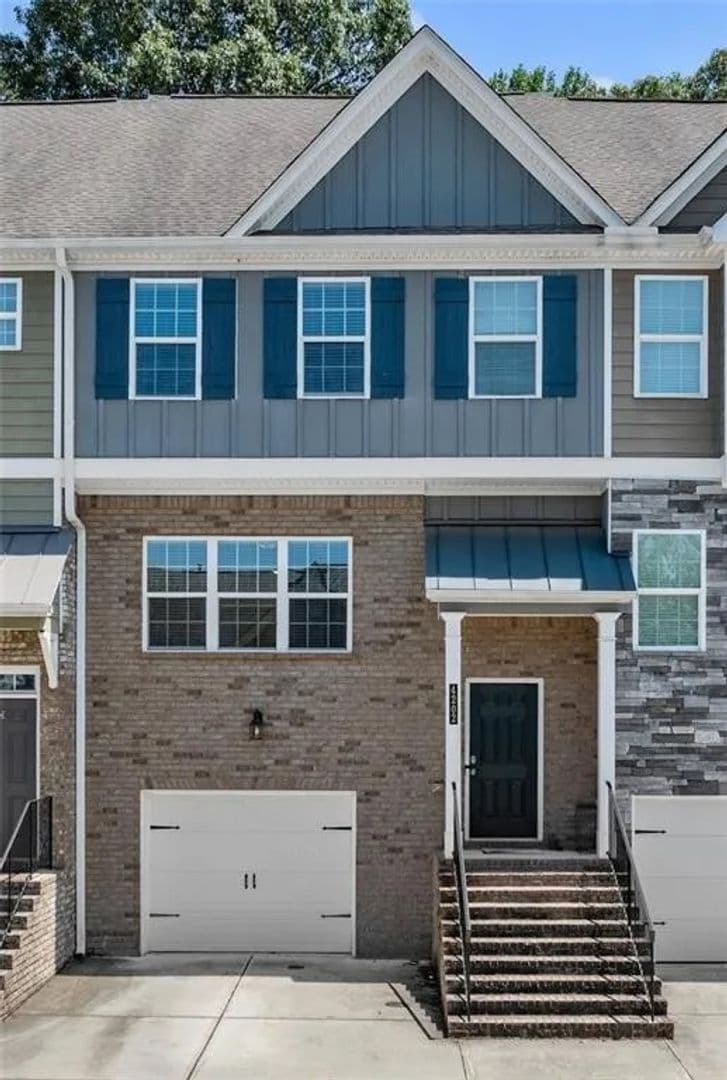 Buford House: 4202 Chatham Ridge Dr