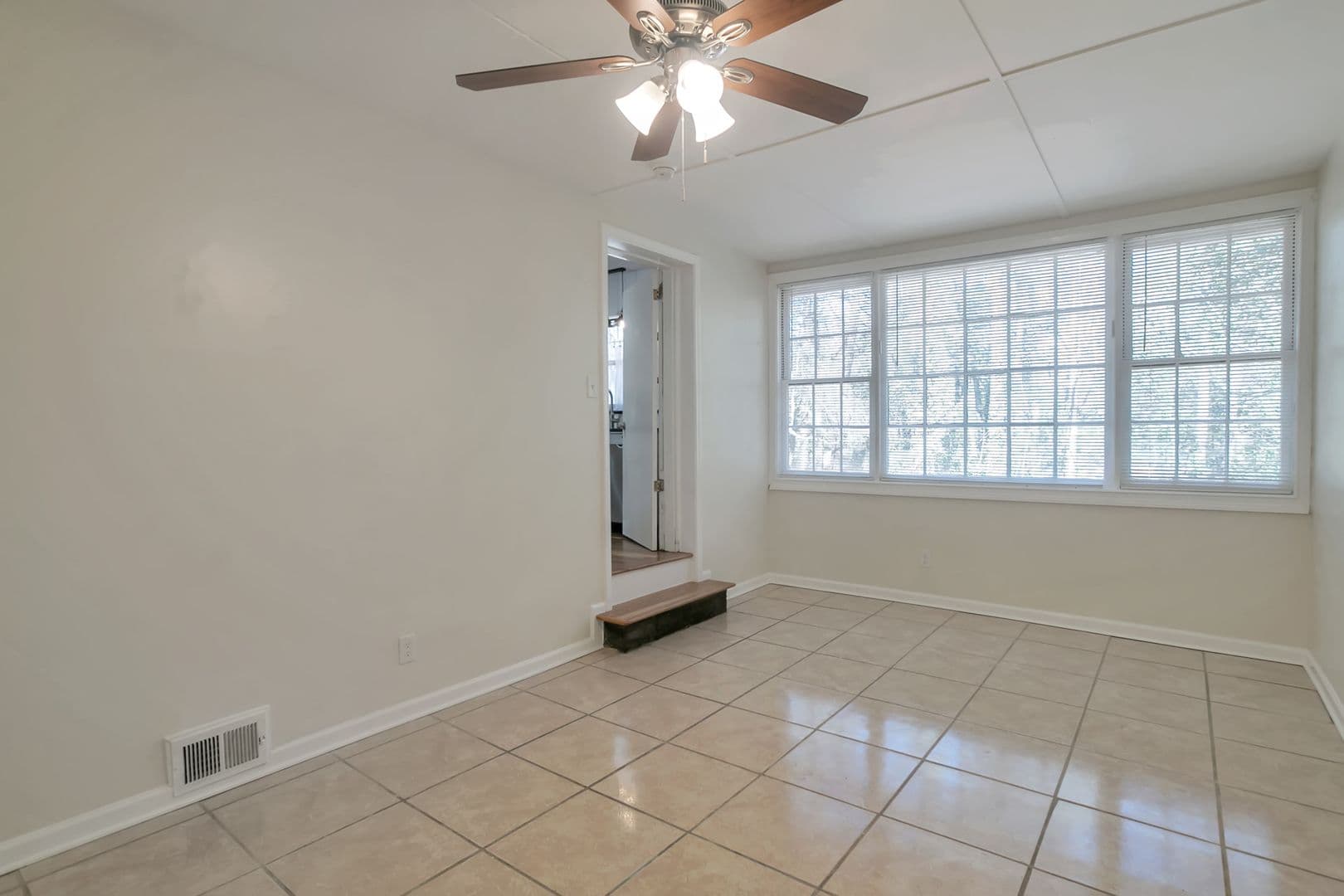 Decatur House: 3036 Santa Monica Dr