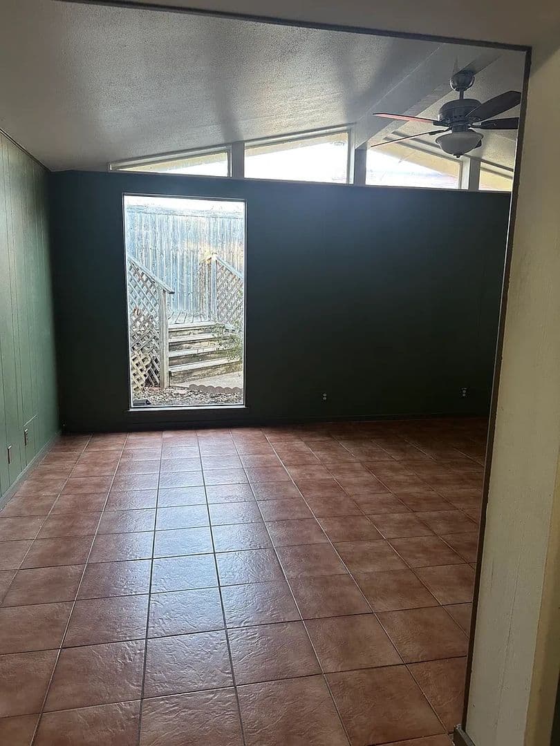San Antonio House: 1203 Arroya Vista Dr