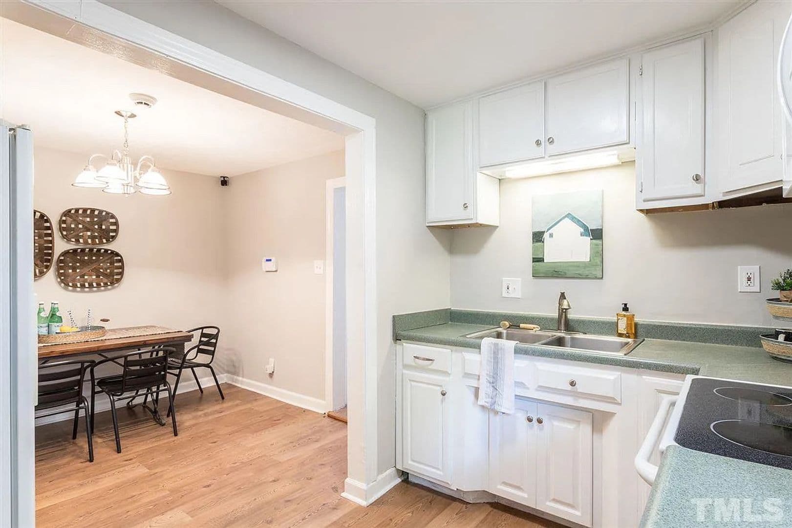 Raleigh House: 2923 Okelly St