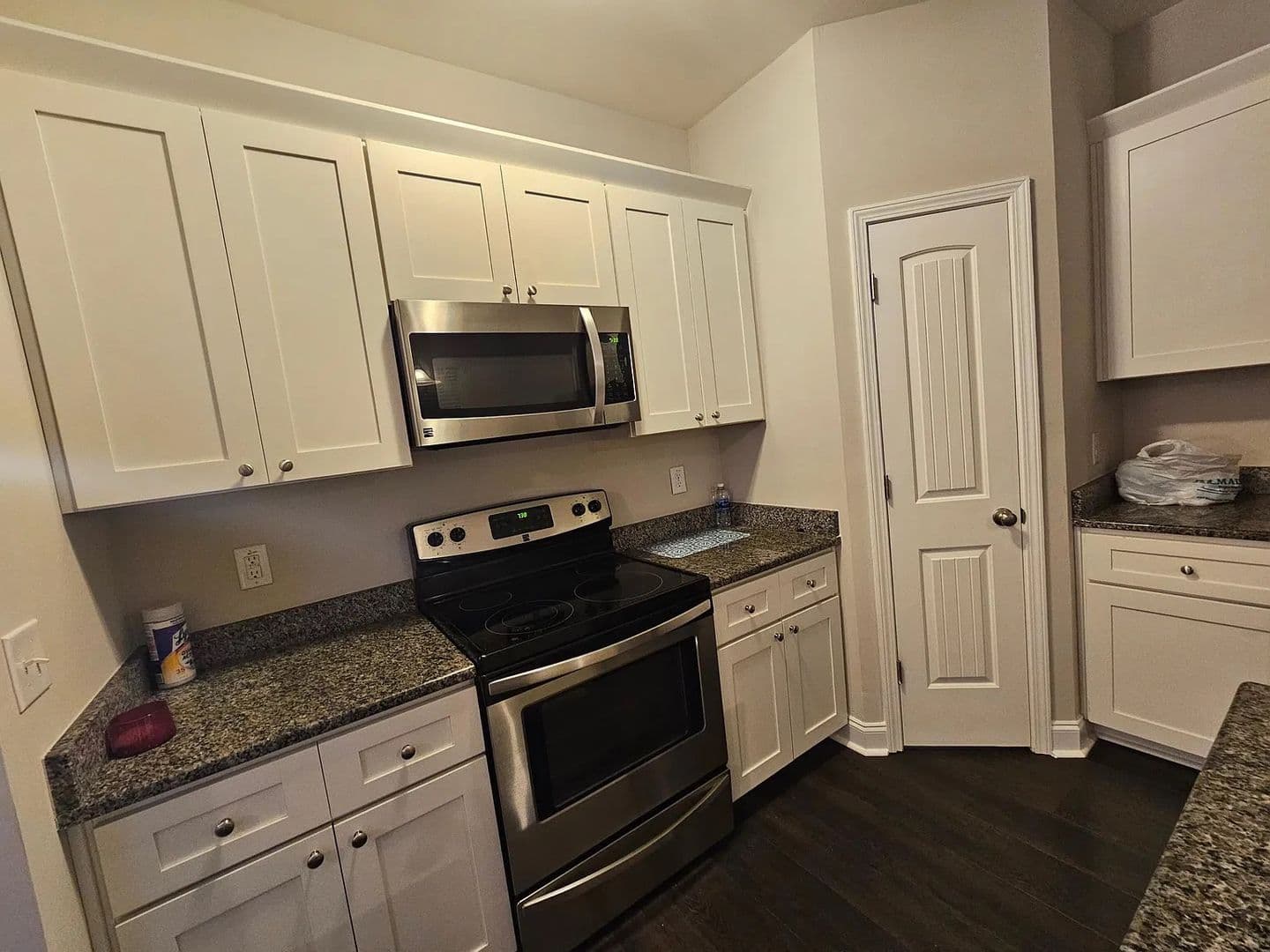 Raleigh House: 3974 Volkswalk Pl